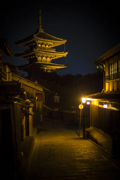 Храм Киёмидзу-Дера в сумерках — стоковое фото