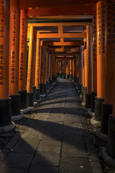 盖茨的伏见 Inari 泰山祠 — 图库照片