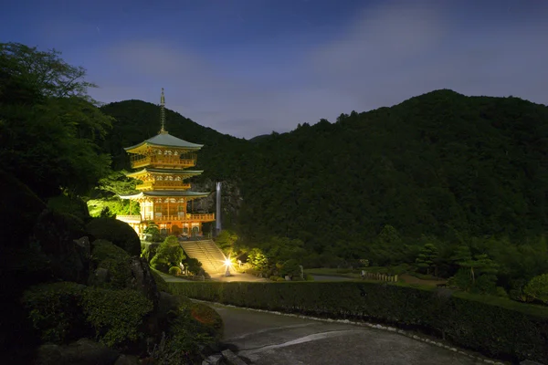 Červený japonský chrám — Stock fotografie