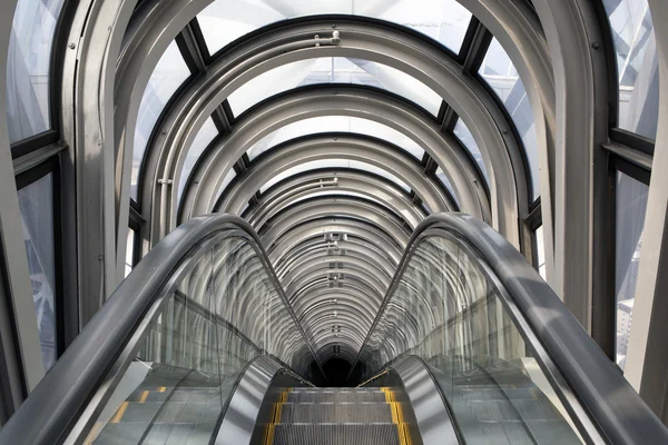 Rolltreppen im umeda sky building — Stockfoto