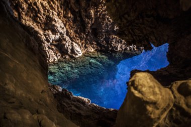 İçeride harika mağara