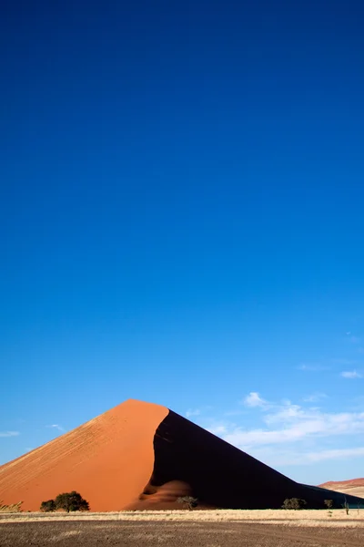 Dunas de areia vermelha da Namíbia — Fotografia de Stock