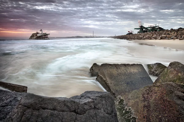 Tide on the beach — Stock Photo, Image