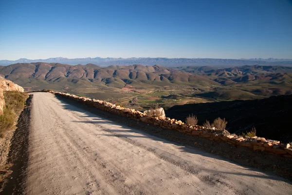 ถนนกรวดในอุทยานแห่งชาติ Karoo — ภาพถ่ายสต็อก