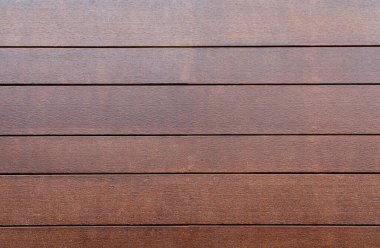 Kahverengi tahta koridorda.