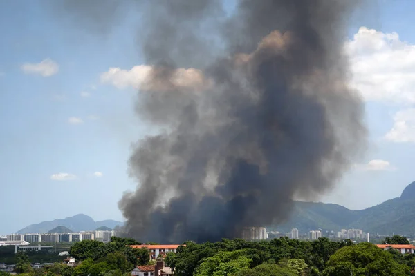 Rio Janeiro Brasilien Oktober 2020 Brända Sopor Vakant Mark Orsakar — Stockfoto
