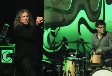 Rio de Janeiro, Brezilya, 12 Ocak 2010.Şarkıcı Robert Plant Rio de Janeiro şehrindeki HSBC Arena 'daki gösterisi sırasında.