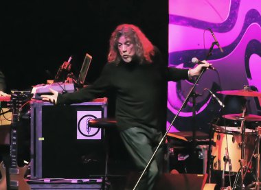 Rio de Janeiro, Brezilya, 12 Ocak 2010.Şarkıcı Robert Plant Rio de Janeiro şehrindeki HSBC Arena 'daki gösterisi sırasında.