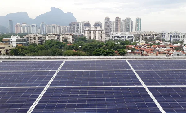 Paneles Solares Para Generar Energía Terraza Del Edificio —  Fotos de Stock