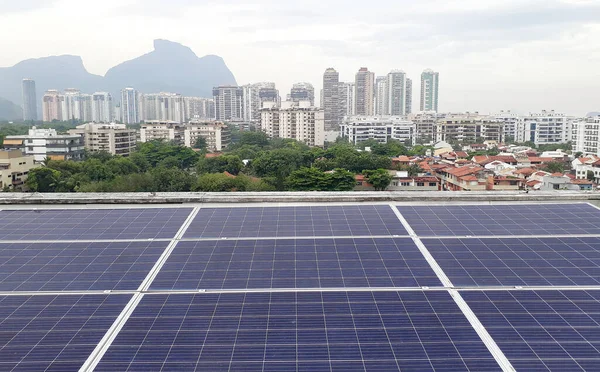 Paneles Solares Para Generar Energía Terraza Del Edificio —  Fotos de Stock