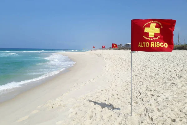 브라질 리우데자네이루 2020 Lifeguard 플래그 리우데자네이루 서쪽의 해변에서 수영하기 장소이자 — 스톡 사진