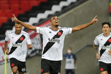 Rio de Janeiro, Brezilya, 15 Nisan 2021 Vasco takımından Leo Matos, Maracana Stadyumu 'nda oynanan Flamengo x Vasco maçı sırasında oynanan golü kutluyor..