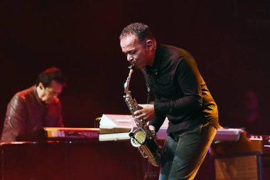 Rio de Janeiro, Brazil, September 26, 2025. Saxophonist and flutist Ze Canuto, during the show by the Brazilian band Roupa Nova, at Qualistage, in the city of Rio de Janeiro.