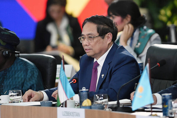 Рио-де-Жанейро, Бразилия, 6 июля 2025 года. Премьер-министр Вьетнама Пам Мин Чин во время встречи на пленарном заседании БРИКС-2025.