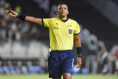 Rio de Janeiro, Brezilya, 16 Ocak 2026. Futbol hakemi Bruno Mota, Vasco ve Maric maçında, Campeonato Carioca için, So Janurio Stadyumu 'nda.