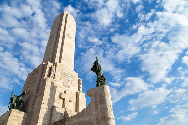 ROSARIO, ARJANTINA - 12 Mart 2021. Ulusal Bayrak Anıtı Arjantin 'in Rosario şehrinde bulunuyor. Monumento a la Bandera. Ana kule.