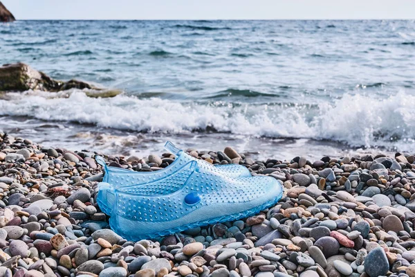 Chaussons Caoutchouc Bleu Pour Femmes Pour Nager Sur Une Plage — Photo