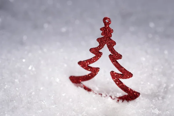 Ornement de Noël sur fond de neige — Photo