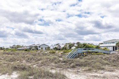 Tybee Adası, Georgia sahillerinde bir dizi ev ve sahil evi.