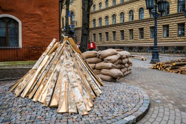 Riga, Letonya: 28 Şubat 2021: Letonyalı yönetmenler Viesturs Kairiss 'in Ocak ayında çekilen ve 1991' de Letonya 'da yaşanan olayları anlatan filmi. Seçici odak