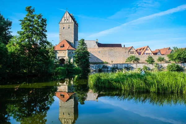 Dinkelsbuhl, Duitsland - 2 juli 2021: Oldtown Dinkelsbuhl, Beieren, Duitsland — Stockfoto