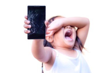 kırık smartphone tutan çocuk