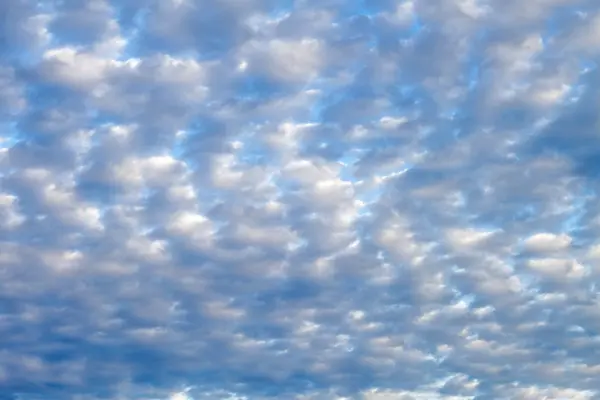 Cielo azul con nube — Foto de Stock