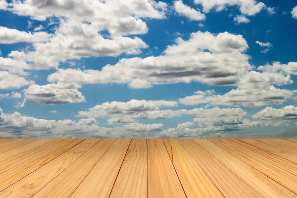 Suelo y cielo de madera — Foto de Stock