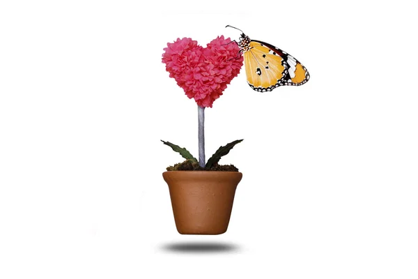 Corazón en forma de flor y mariposa — Foto de Stock