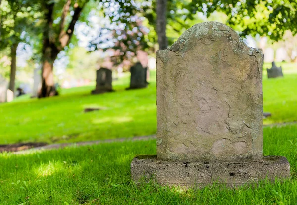 Worn Sandstone Grave Marker Shade Very Bright Day Text Visible — Stock Photo, Image