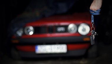 Arabayla gezintiye alarak