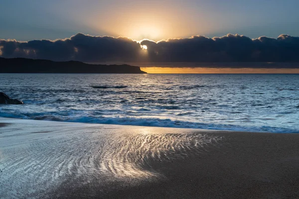 Sonnenaufgang Mit Niedriger Wolkenbank Vom North Pearl Beach Der Zentralküste — Stockfoto