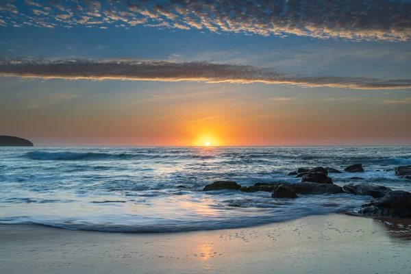 High Clouds Sea Pretty Sunrise Seascape Killcare Beach Central Coast — Stock Photo, Image