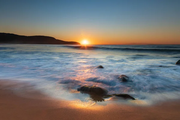 Sunrise Seascape Clear Skies Killcare Beach Central Coast Nsw Austrália — Fotografia de Stock