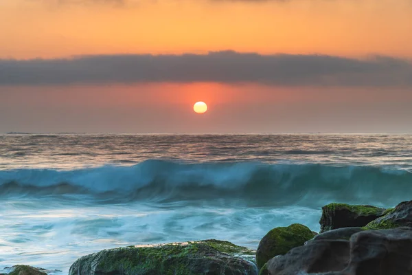 Paysage Marin Lever Soleil Avec Brume Nuages Mous Killcare Beach — Photo