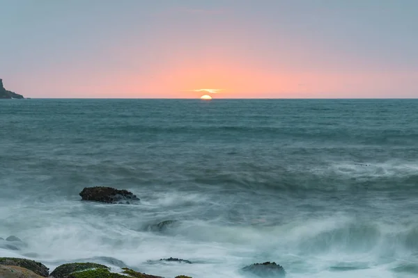 Sunrise Sea Pejzaż Miękką Szarą Chmurą Wypełnioną Niebem North Pearl — Zdjęcie stockowe