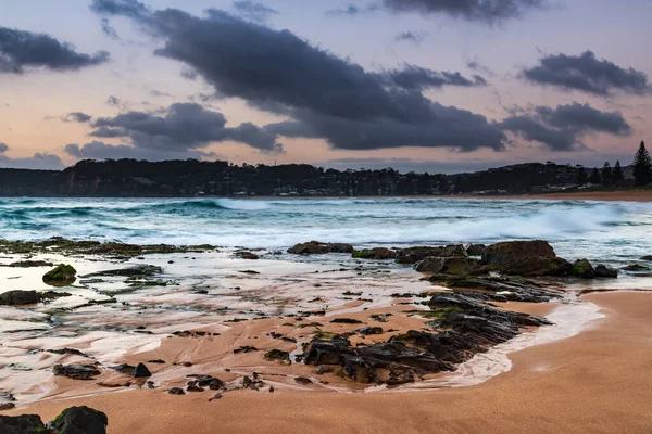 Mare Coperto All Alba North Avoca Beach Sulla Costa Centrale — Foto Stock