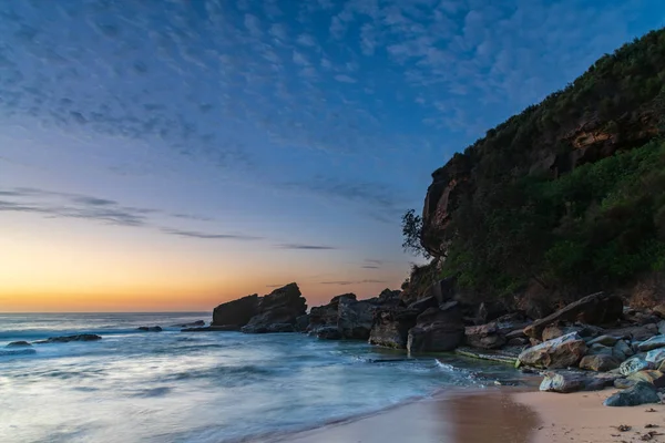 Nuvole Alte Sul Mare Bel Paesaggio Marino All Alba Killcare — Foto Stock