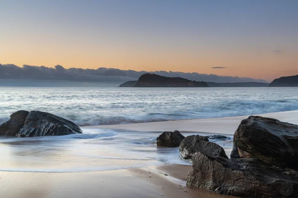 Paisaje Marino Amanecer Con Banco Nubes Bajas North Pearl Beach — Foto de Stock