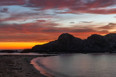 Gerilla Körfezi Gündoğumu Deniz Burnu Avustralya 'nın doğu kıyısındaki en eski kaya oluşumlarından biridir. Avustralya, NSW 'nin güney kıyısında çekildi..