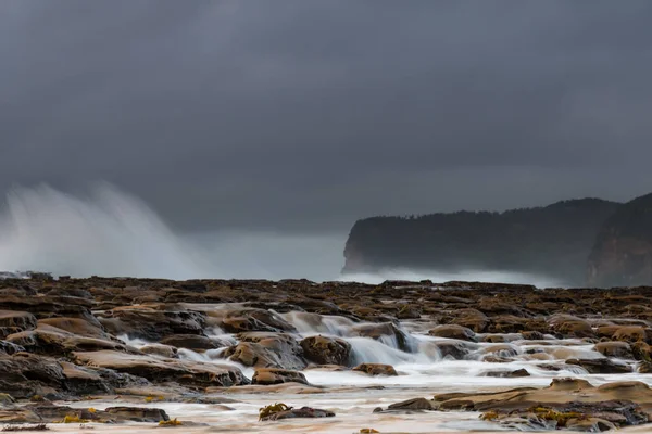 Overcast Sunrise Seascape North Avoca Beach Central Coast Nsw Australia — Foto de Stock