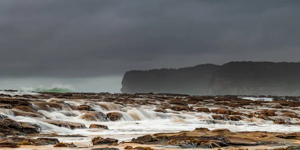 Panorama Sunrise Seascape Nublado North Avoca Beach Costa Central Nsw — Foto de Stock