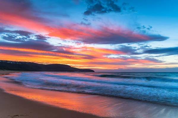 Sunrise Seascape Mix High Low Cloud Producing Pretty Skies Killcare — Stock Photo, Image