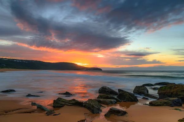 Sunrise Seascape Mix High Low Cloud Producing Pretty Skies Killcare — Stock Photo, Image