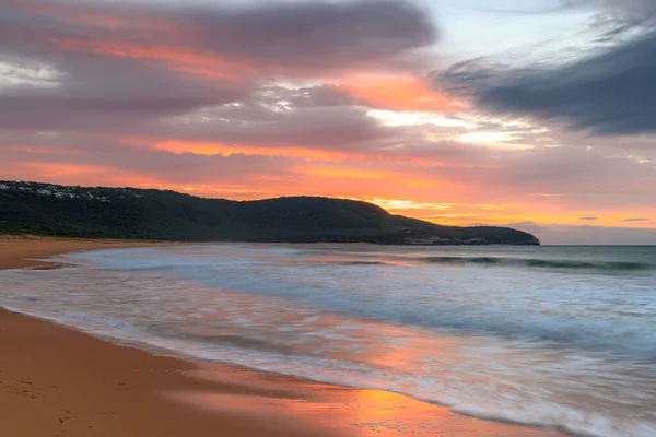 Sunrise Seascape Mix High Low Cloud Producing Pretty Skies Killcare — Fotografia de Stock