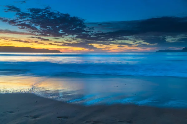 Plajda Yaz Günleri Umina Sahili Nde Gündoğumu Renkleriyle Nsw Avustralya — Stok fotoğraf