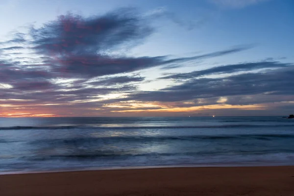 Napfelkelte Tengerpart Magas Felhő Macmasters Beach Központi Parton Nsw Ausztrália — Stock Fotó