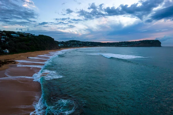 Salida Del Sol Paisaje Marino Con Surfistas Piscina Mar Cabecera — Foto de Stock