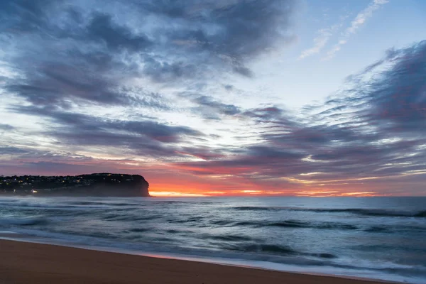 Sunrise Seascape High Cloud Macmasters Beach Central Coast Nsw Austrália — Fotografia de Stock