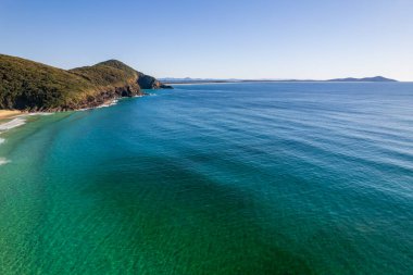 Barrington Sahili, NSW, Avustralya 'daki Pacific Palms' taki Booti Booti Ulusal Parkı 'nın bir parçası olan Elizabeth Sahili' nin havadan görüntüsü..
